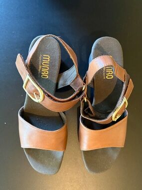Munro Women's Sandal Size 8 Tan